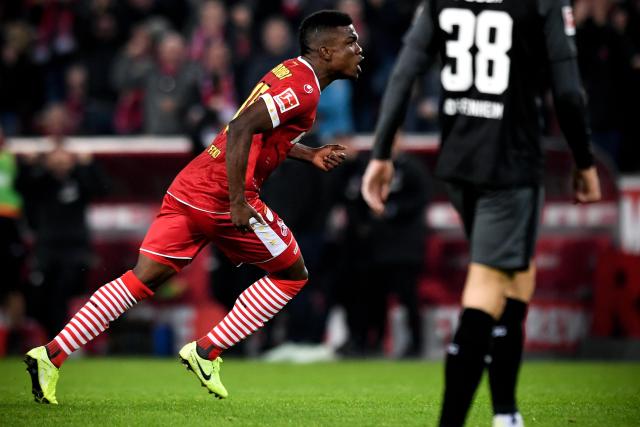 意甲-维阿传射麦肯尼破门 尤文图斯2-2帕尔马