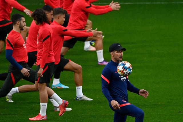 高尔夫球重庆女子公开赛挥杆 首轮彭严萱63杆破纪录领先高尔夫球重庆女子公开赛挥杆 首轮彭严萱63杆破纪录领先